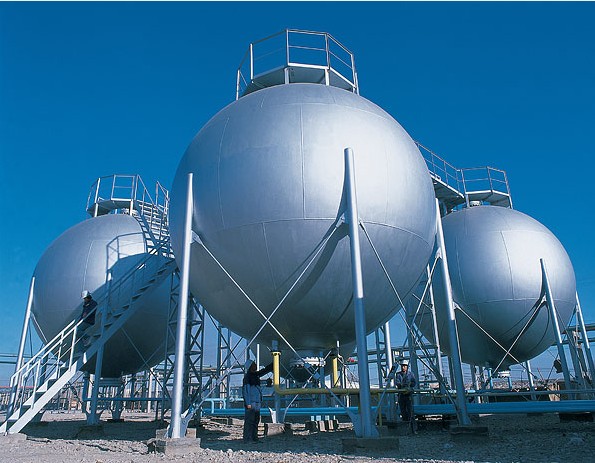 Production of ethylene glycol from the synthetic gas/industrial vent gas