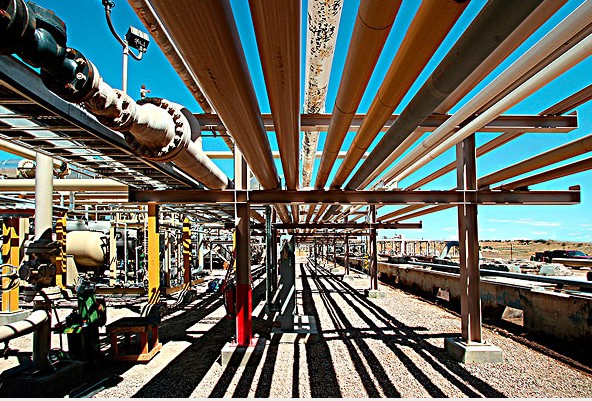 Two-step DMF from methanol and dimethylamine process 